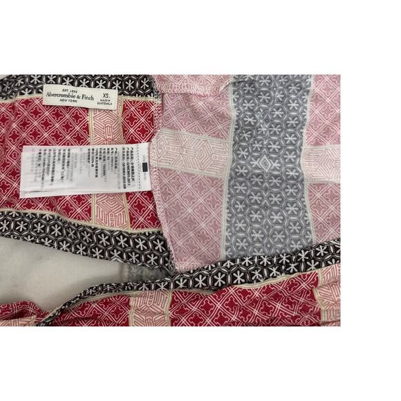 Abercrombie & Fitch Red Geometric Tie Back Halter Crop Top Size Women's XS - Picture 3 of 3